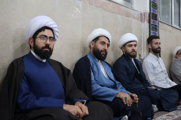 تصاویر/  مراسم هیئت هفتگی مدرسه علمیه امام خمینی (ره) ارومیه