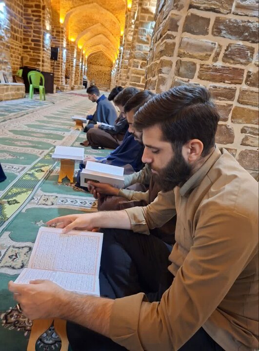 تصاویر/ محفل انس با قرآن کریم مدرسه علمیه امام خمینی (ره) ارومیه
