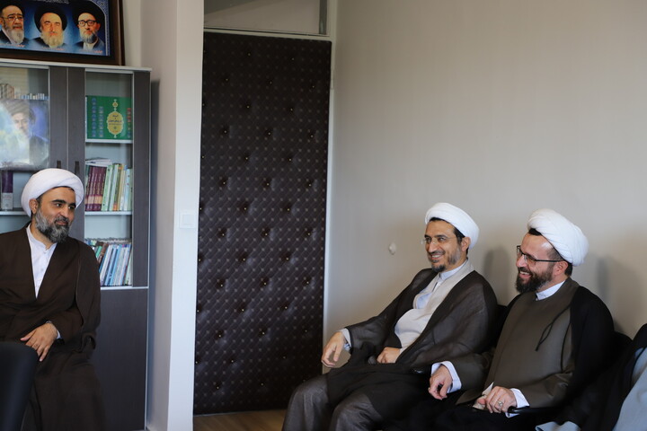 تصاویر / دیدار مسئولان حوزوی با مدیر حوزه علمیه استان آذبایجان شرقی