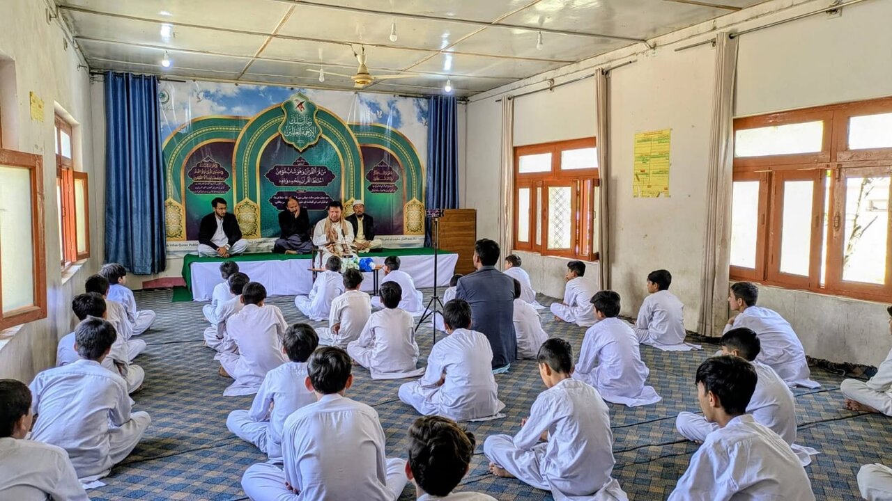 سکردو؛ مرکز حفظ القرآن میں علمی و درسی نشست: شیخ صادق امین جعفری کا قرآنِ کریم سے تمسک اور اتحادِ امت کی اہمیت پر درس
