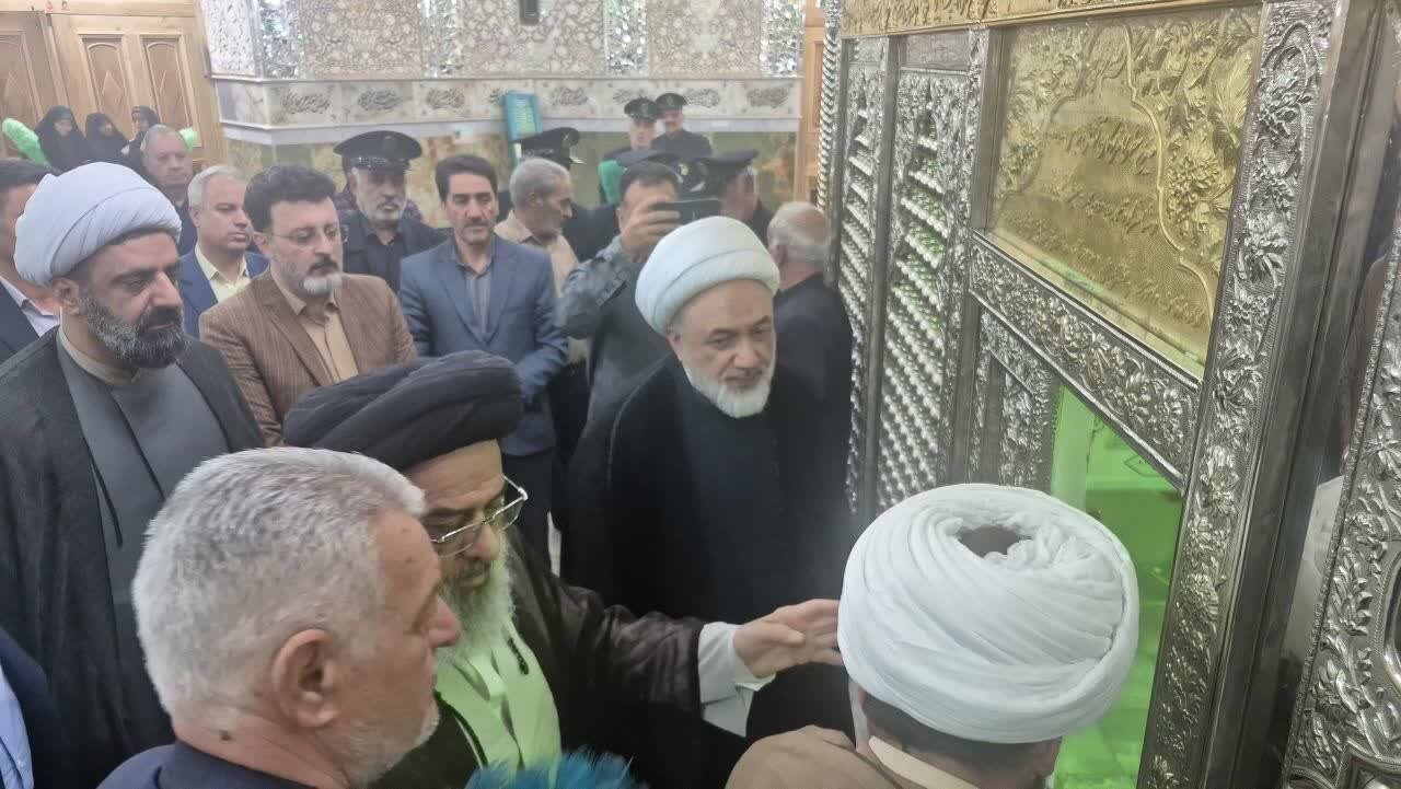 آیین غبارروبی مضجع شریف امامزادگان آقاعلی عباس(ع) و شاهزاده محمد(ع)در بادرود برگزار شد+تصاویر
