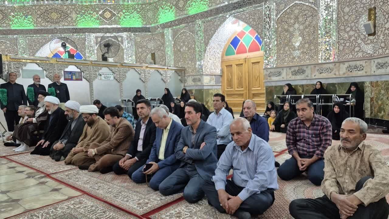 آیین غبارروبی مضجع شریف امامزادگان آقاعلی عباس(ع) و شاهزاده محمد(ع)بادرود برگزارشد+تصاویر