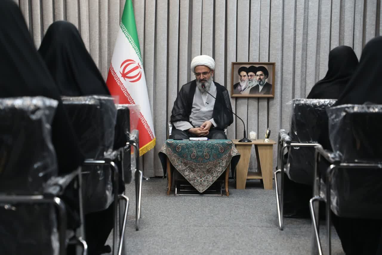 سه پرسش «از کجا آمده‌ام، برای چه آمده‌ام و به کجا می‌روم» را در زندگی دنبال کنیم