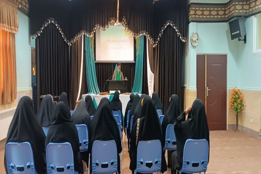 اخلاق‌مداری، مکمل علم‌آموزی طلاب است
