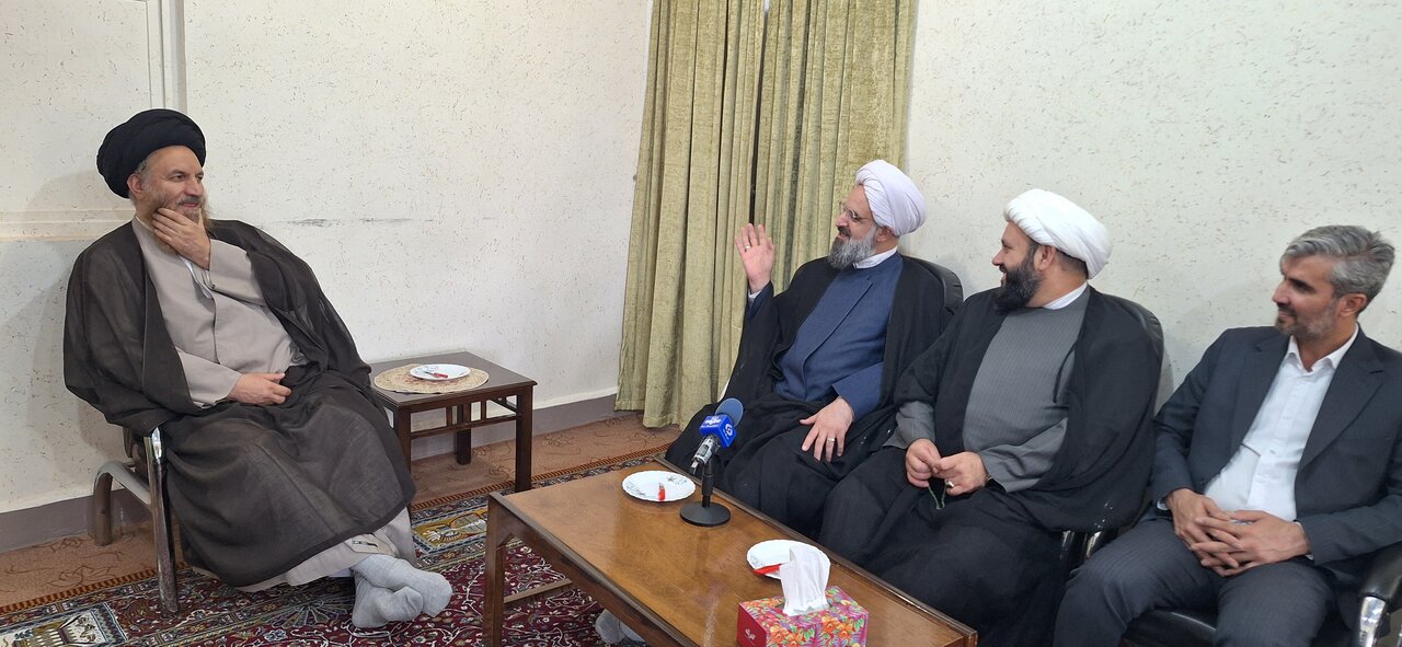 دیدار طاهری آکوردی با آیت الله ملک حسینی