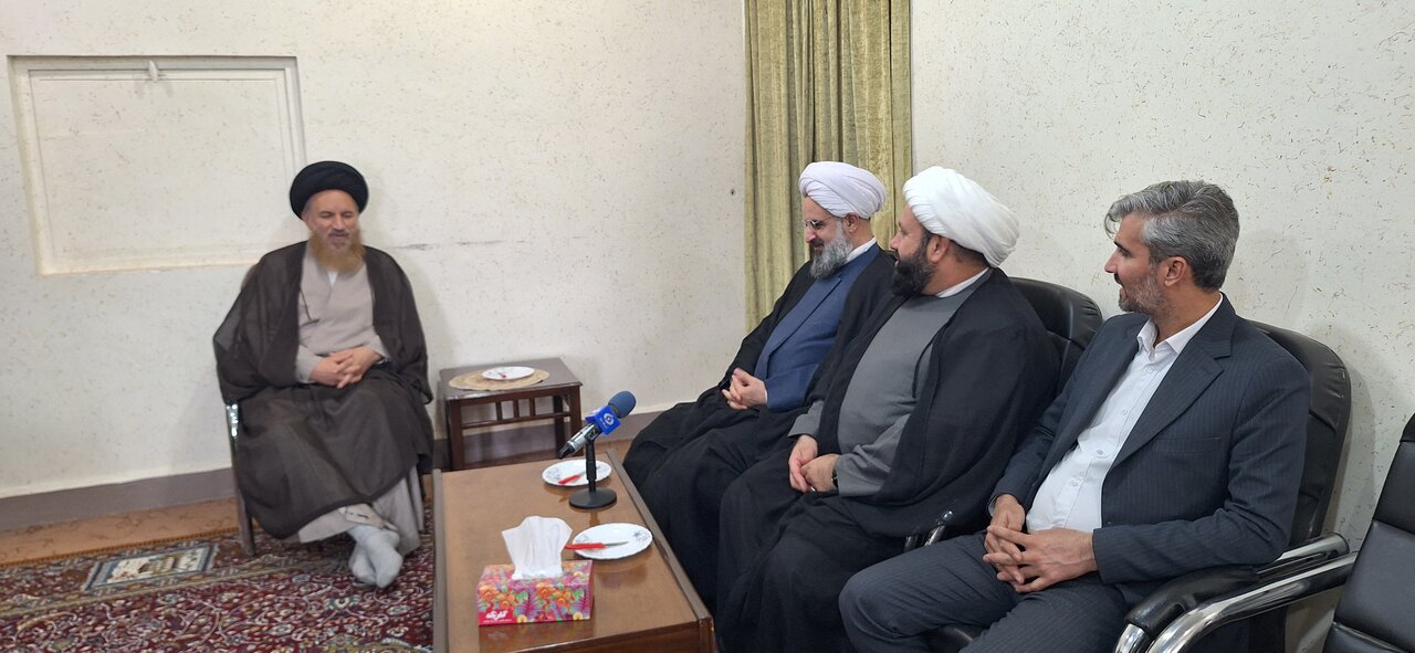 دیدار طاهری آکوردی با آیت الله ملک حسینی