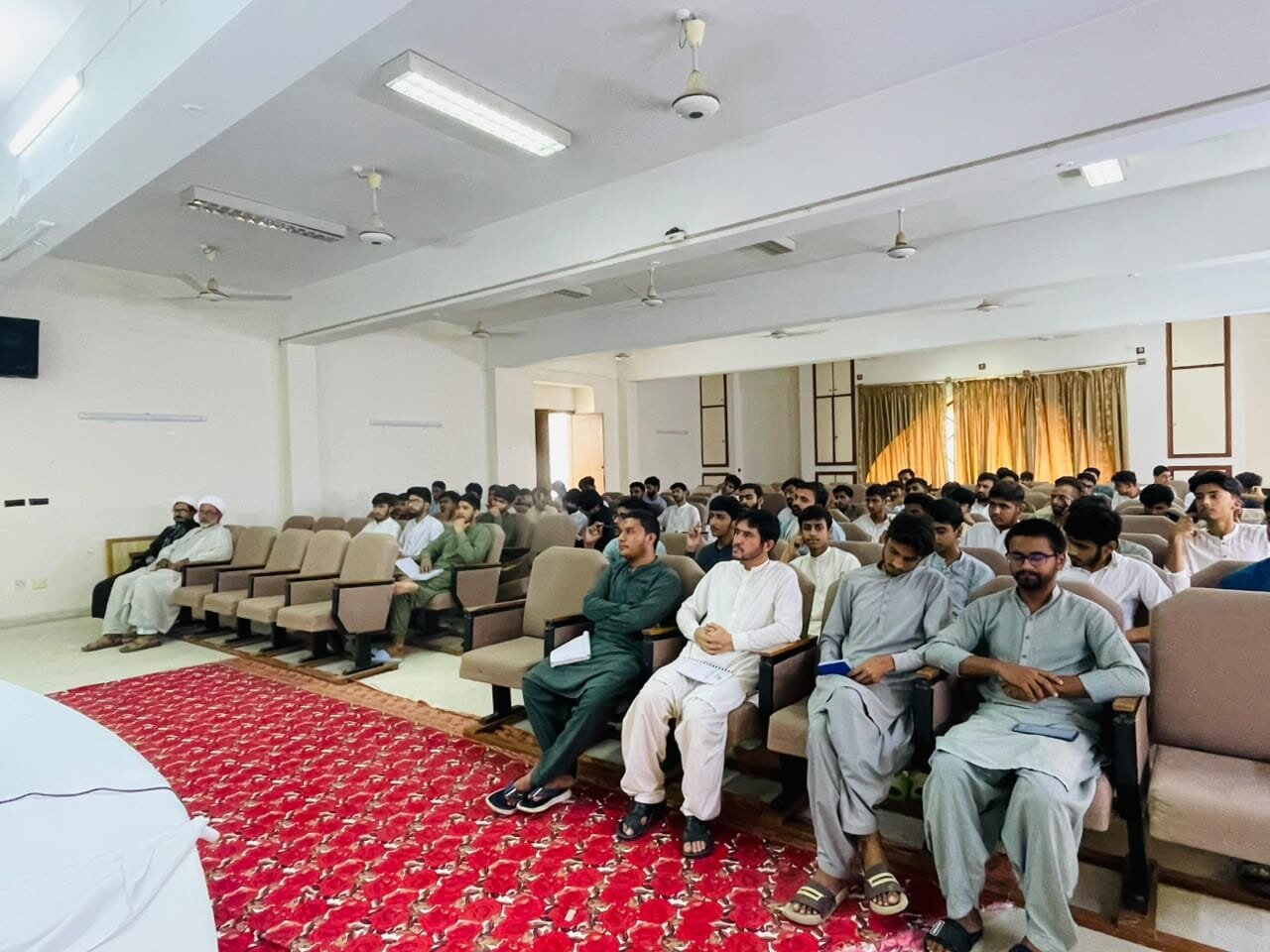 کراچی؛ ”رہبرِ شہید کے منظومۂ فکری میں توحید کا مقام“ کے عنوان سے علمی نشست