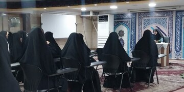 علم عمیق و بصیرت فرهنگی طلاب لازمه پرچمداری هدایت جامعه است