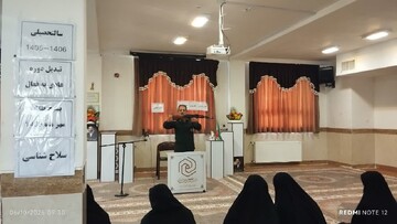 طلاب خواهر مرند آموزش‌های دفاعی آموختند