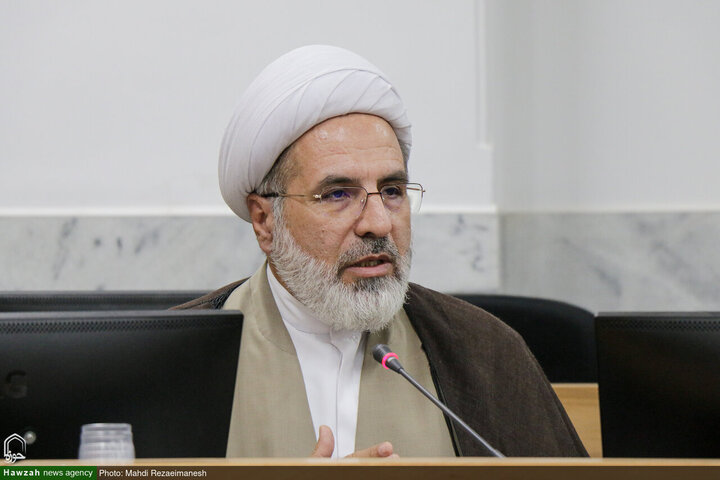 هویت طلبگی و پیشینه حوزه قم در طراحی نظام آموزشی جدید مورد توجه قرار گیرد