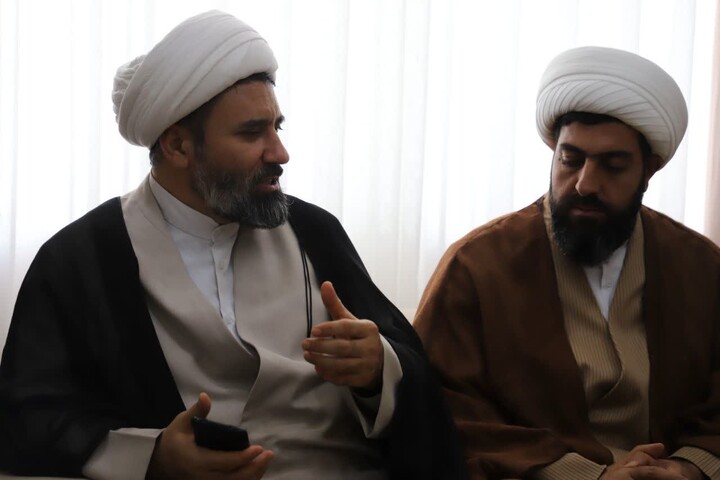 تصاویر/سرکشی و دیدار مدیر  حوزه علمیه کردستان از طلاب متأهل در حال تحصیل شهرستان قروه