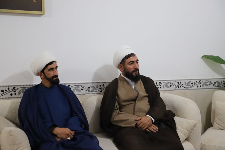 تصاویر/سرکشی و دیدار مدیر  حوزه علمیه کردستان از طلاب متأهل در حال تحصیل شهرستان قروه