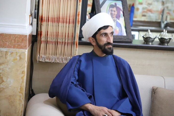 تصاویر/سرکشی و دیدار مدیر  حوزه علمیه کردستان از طلاب متأهل در حال تحصیل شهرستان قروه