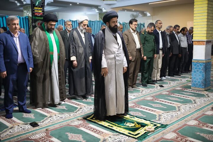 تصاویر / دیدار امام جمعه قزوین با فعالان فرهنگی ،مسئولین ودانش آموزان شهر اسفرورین
