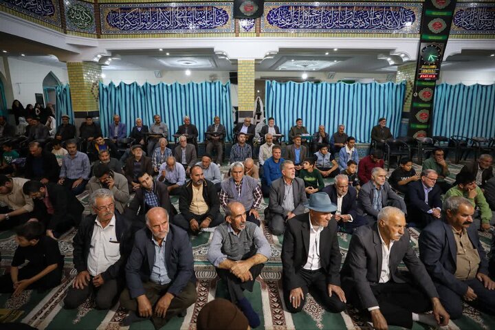 تصاویر / دیدار امام جمعه قزوین با فعالان فرهنگی ،مسئولین ودانش آموزان شهر اسفرورین