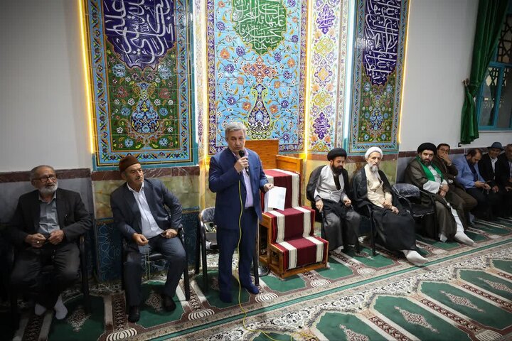 تصاویر / دیدار امام جمعه قزوین با فعالان فرهنگی ،مسئولین ودانش آموزان شهر اسفرورین