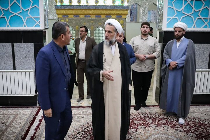 تصاویر / حضور امام جمعه قزوین در جمع شبانه مردم اسفرورین