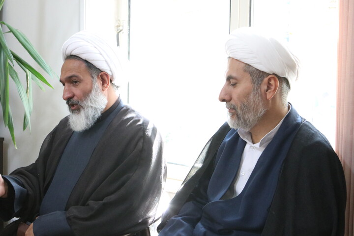 تصاویر/ دیدار حجت الاسلام والمسلین علی سعیدی دادستان ویژه روحانیت در همدان با آیت الله موسوی اصفهانی