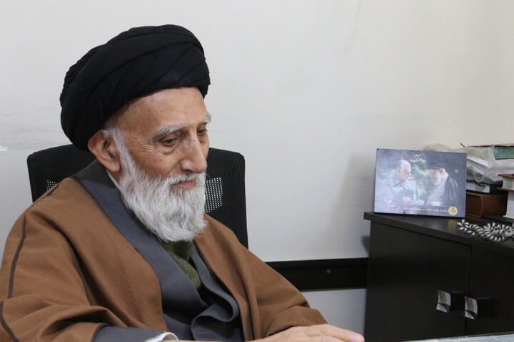 تصاویر/ دیدار حجت الاسلام والمسلین علی سعیدی دادستان ویژه روحانیت در همدان با آیت الله موسوی اصفهانی