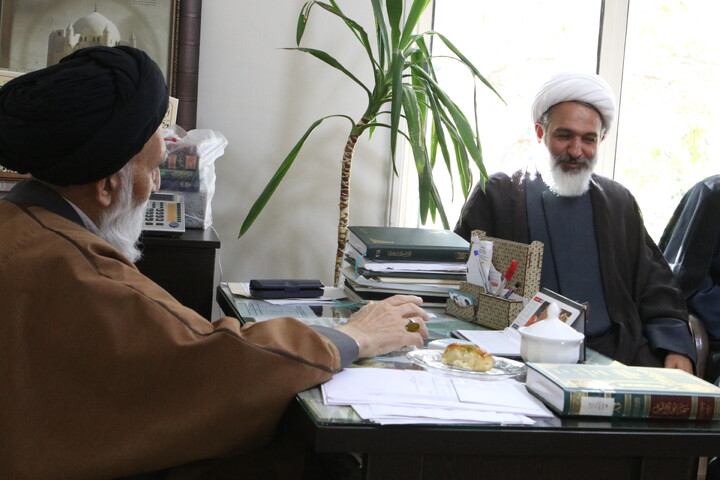 تصاویر/ دیدار حجت الاسلام والمسلین علی سعیدی دادستان ویژه روحانیت در همدان با آیت الله موسوی اصفهانی