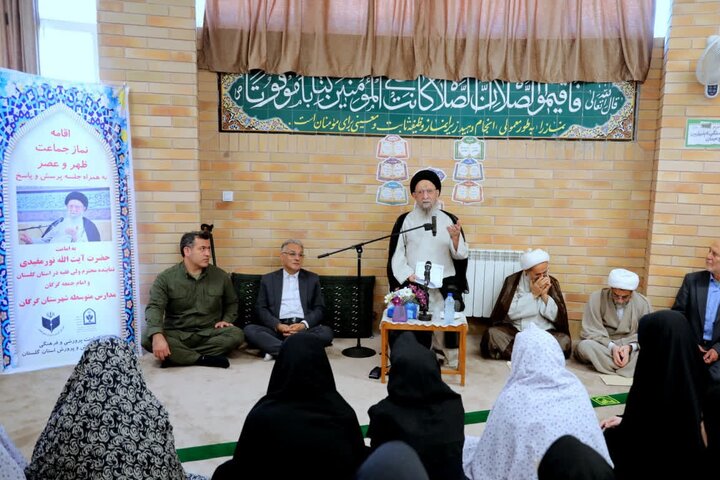 تصاویر / حضور نماینده ولی فقیه در استان گلستان در دبیرستان دخترانه شهید قندهاری