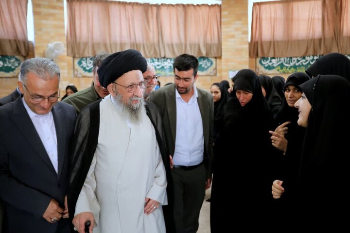 تصاویر / حضور نماینده ولی فقیه در استان گلستان در دبیرستان دخترانه شهید قندهاری