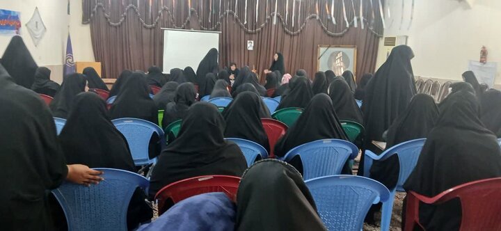 تصاویر/ دوره آموزشی “مطالعات اسلامی زنان” در مدرسه علمیه الزهرا (س) جیرفت