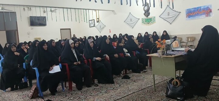 تصاویر/ دوره آموزشی “مطالعات اسلامی زنان” در مدرسه علمیه الزهرا (س) جیرفت