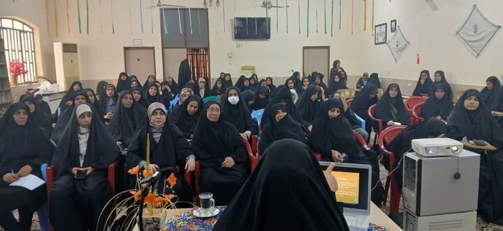 تصاویر/ دوره آموزشی “مطالعات اسلامی زنان” در مدرسه علمیه الزهرا (س) جیرفت