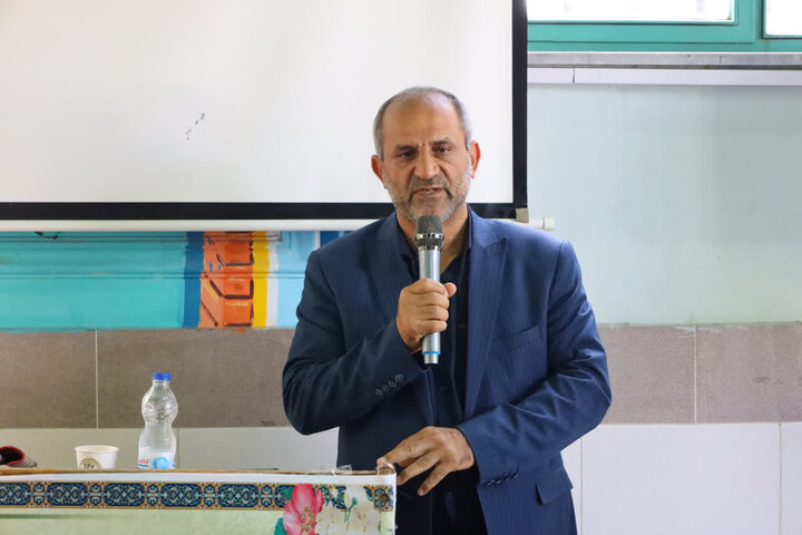 تصاویر/ حضور حجت الاسلام و المسلمین محمدی لائینی در دبیرستان شاهد پسران ساری