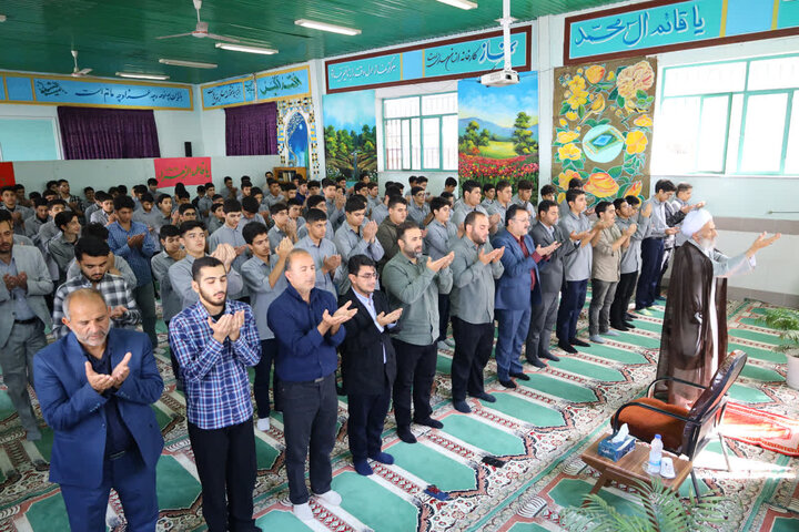 تصاویر/ حضور حجت الاسلام و المسلمین محمدی لائینی در دبیرستان شاهد پسران ساری