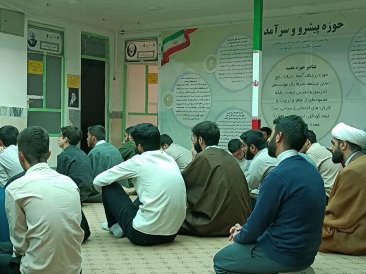 تصاویر/برگزاری درس اخلاق مدرسه علمیه دلفان