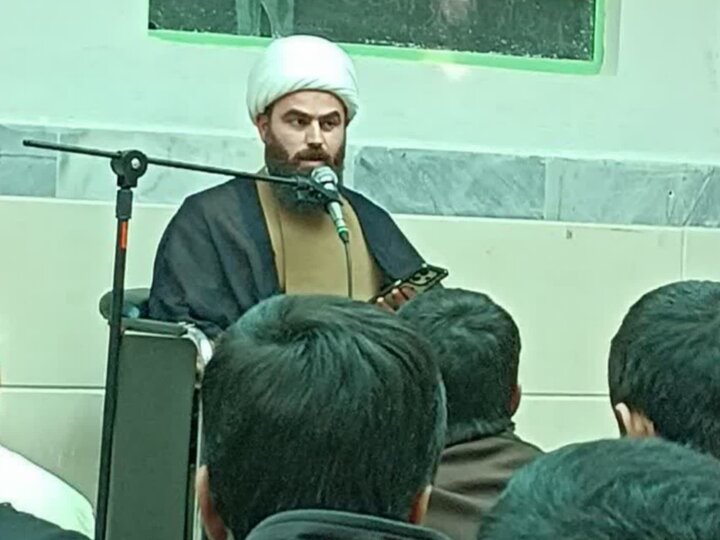 تصاویر/برگزاری درس اخلاق مدرسه علمیه دلفان