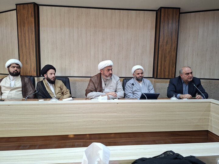 تصاویر/ جلسه شورای معاونین و مدیران مدارس حوزه علمیه استان اردبیل
