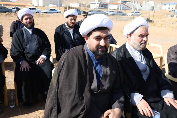 تصاویر/ کلنگ احداث ساختمان حوزه علمیه چهارمحال‌وبختیاری در شهرکرد