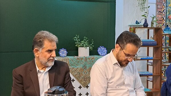 نشست ادبی به مناسبت بزرگداشت علامه حسنزاده آملی(ره) در کرمانشاه+عکس