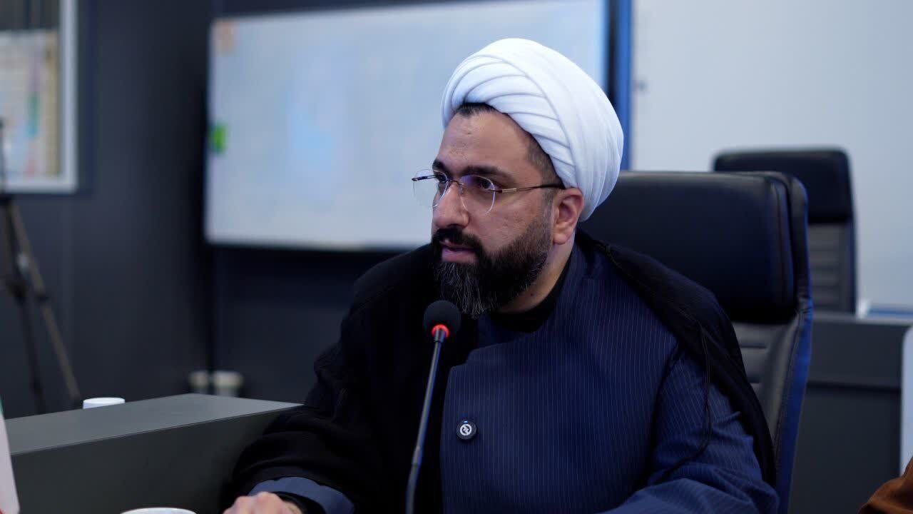 برگزاری دوره آموزشی دبیران کانون‌های طلاب هلال احمر در استان آذربایجان شرقی