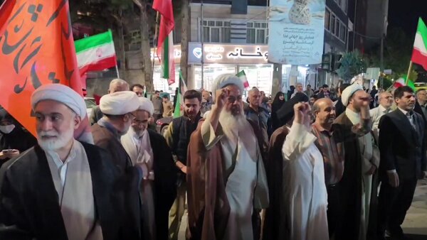 ادامه برپایی موکب حوزه علمیه کرمانشاه در تجمعات مردمی «نحن المنتقمون»+ تصاویر