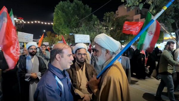 ادامه برپایی موکب حوزه علمیه کرمانشاه در تجمعات مردمی «نحن المنتقمون»+ تصاویر