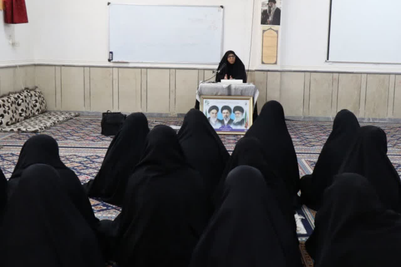 برگزاری نشست اخلاقی «ظرفیت وجودی انسان» در مدرسه علمیه الزهرا (س) گراش 