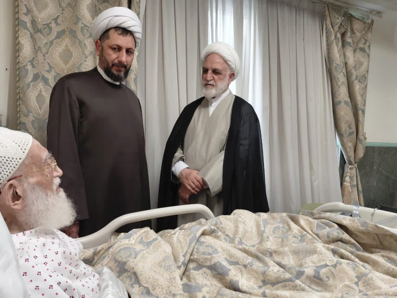 عیادت رئیس قوه قضائیه از آیت‌الله العظمی نوری همدانی