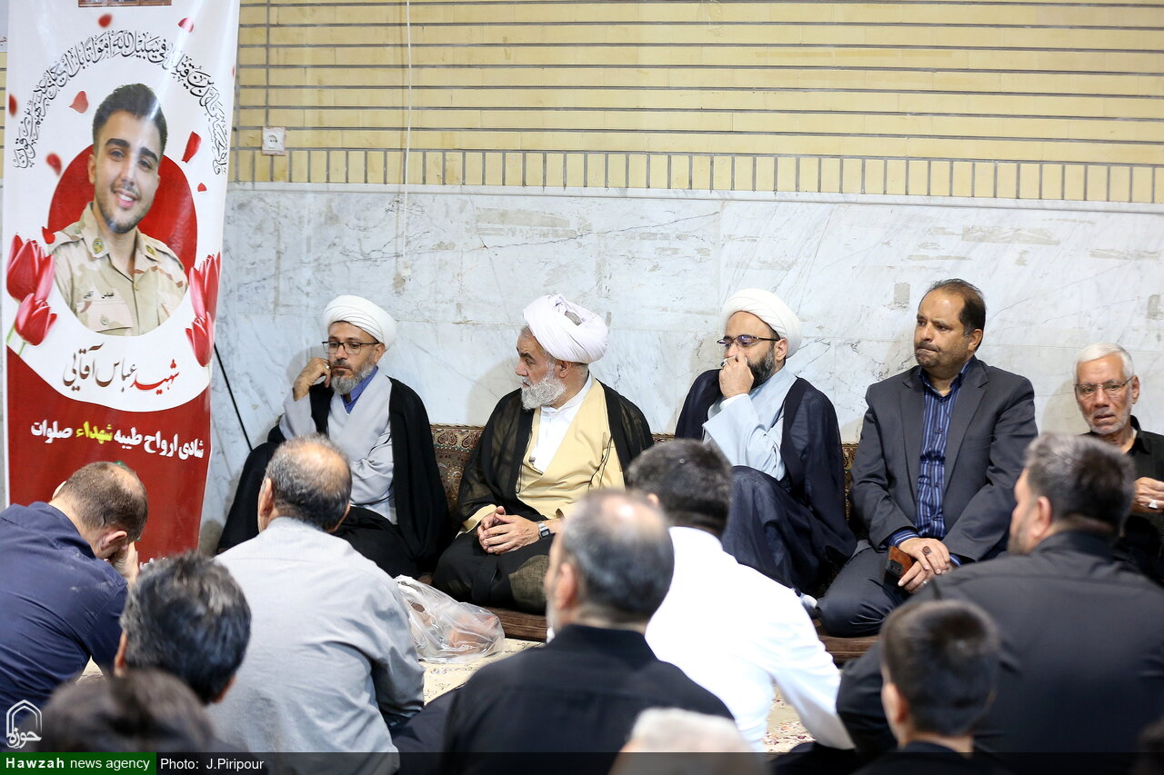 مراسم ترحیم شهید عباس آقایی/ امروز ادامه دادن راه شهدا یک تکلیف و وظیفه است