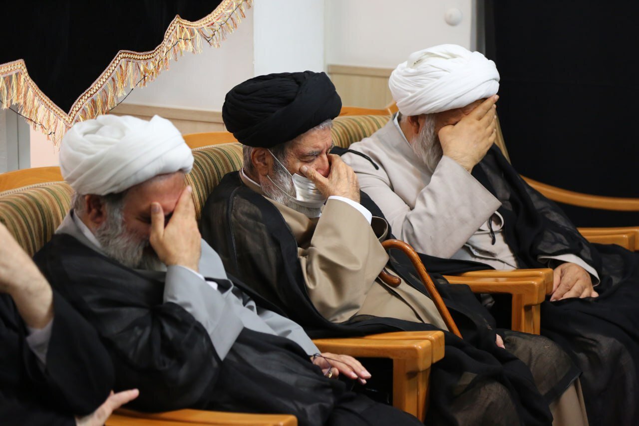 مراسم كسر ختم المرجع الديني الكبير آية الله العظمى الشبيري الزنجاني في قم (صور)