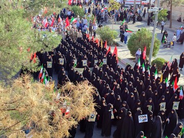 تصاویر/ حضور طلاب مدرسه علمیه نرجس(س) در رزمایش جانفدای شهرستان بیرجند