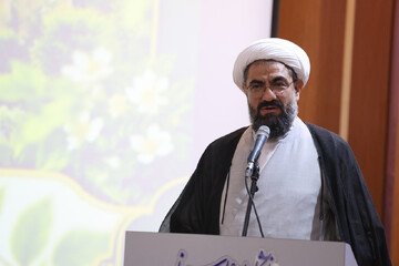 نمی‌توان مشکلات اقتصادی را فقط با توصیه مردم به تحمل سختی‌ها حل کرد