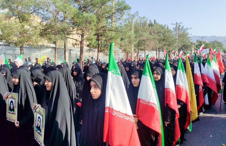 تصاویر| طلاب مدرسه علمیه نرجس(س) در رزمایش جانفدای شهرستان بیرجند