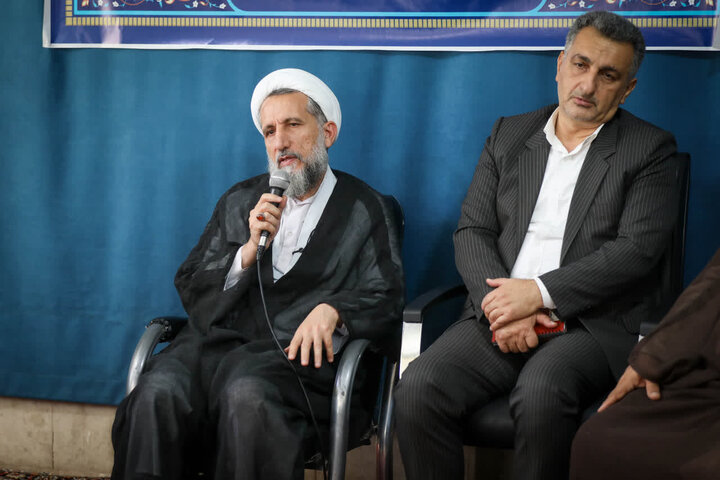 تصاویر/ نشست امام جمعه قزوین با دانش آموزان با معلمین ودانش آموزان  دبیر ستان پسرانه بصیرت مهدوی