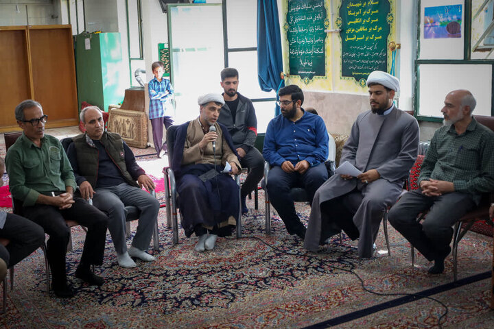 تصاویر/ نشست امام جمعه قزوین با دانش آموزان با معلمین ودانش آموزان  دبیر ستان پسرانه بصیرت مهدوی