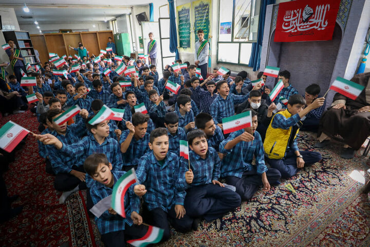 تصاویر/ نشست امام جمعه قزوین با دانش آموزان با معلمین ودانش آموزان  دبیر ستان پسرانه بصیرت مهدوی