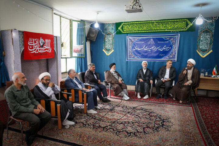 تصاویر/ نشست امام جمعه قزوین با دانش آموزان با معلمین ودانش آموزان  دبیر ستان پسرانه بصیرت مهدوی